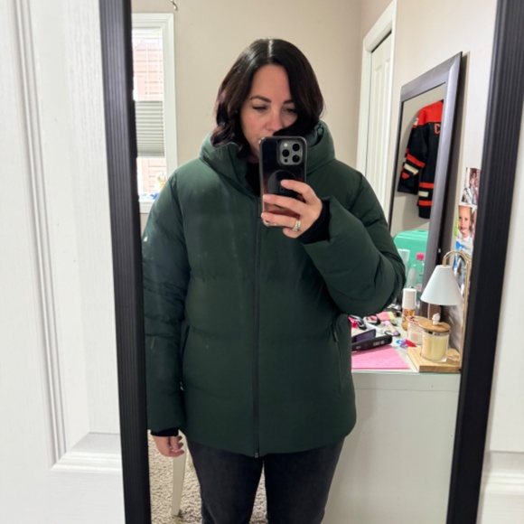 Aritzia Super Puff - Picture 2 of 2